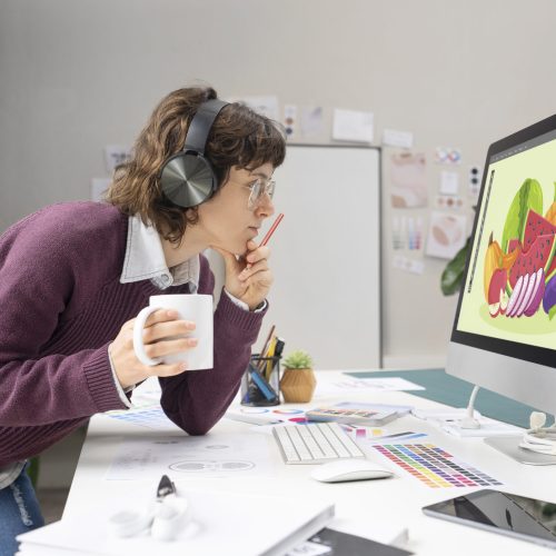 logo-designer-working-computer-desktop